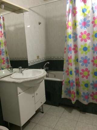 Отели типа «постель и завтрак» Mini Hotel Vesna Днепр Двухместный номер "Комфорт" с 1 кроватью и балконом-8