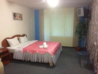 Отели типа «постель и завтрак» Mini Hotel Vesna Днепр Двухместный номер "Комфорт" с 1 кроватью и балконом-15
